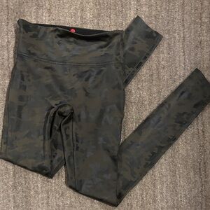 Camouflage High-Waisted Leggings
